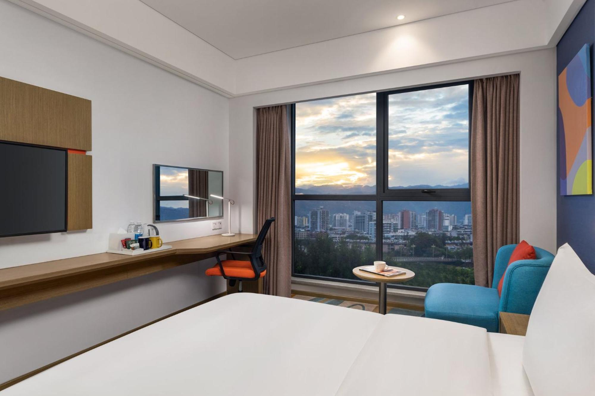 Holiday Inn Express - Xichang City Center By Ihg Εξωτερικό φωτογραφία
